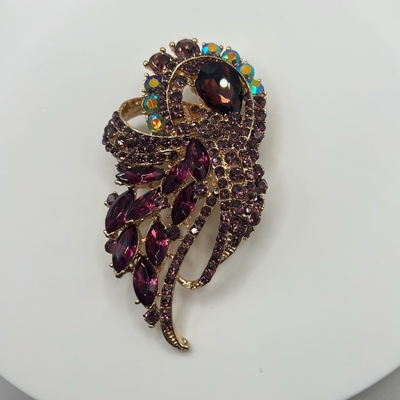 114.‎ Elegant Gold and Purple Brooch - Picture 2 of 3